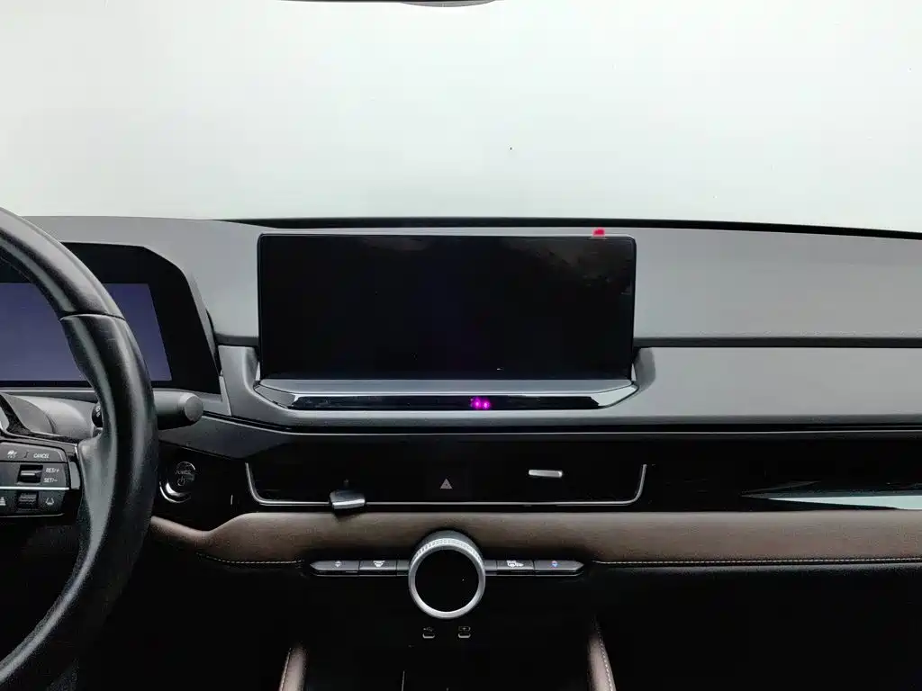 Honda Inspire PHEV — миниатюра 12