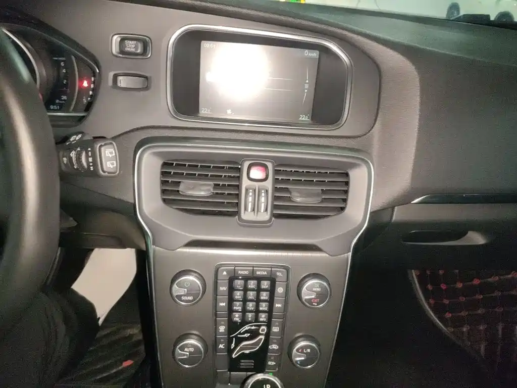 Volvo V40 — миниатюра 6