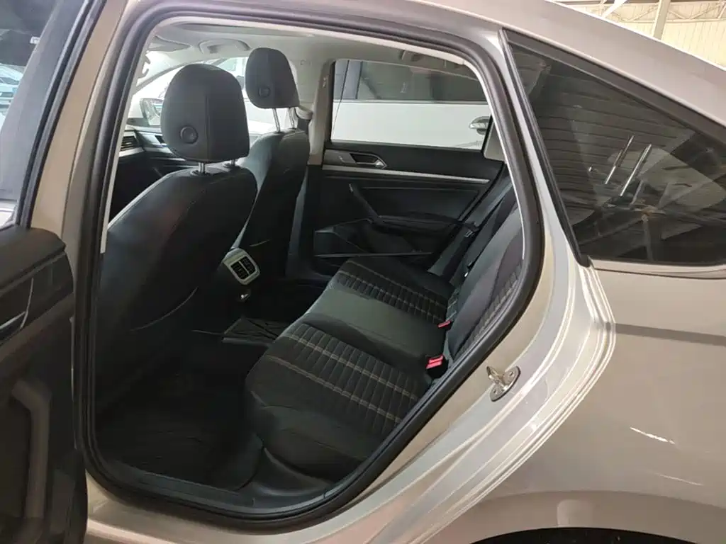 Volkswagen Lavida — миниатюра 17
