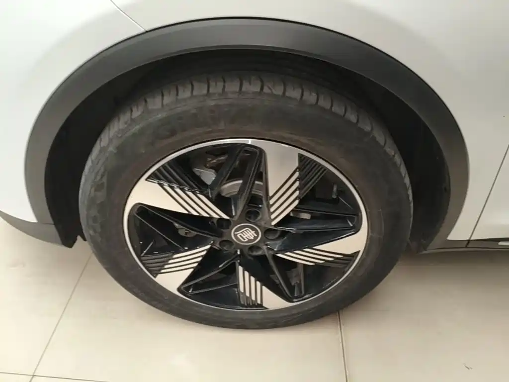 BYD Tang New Energy — миниатюра 23
