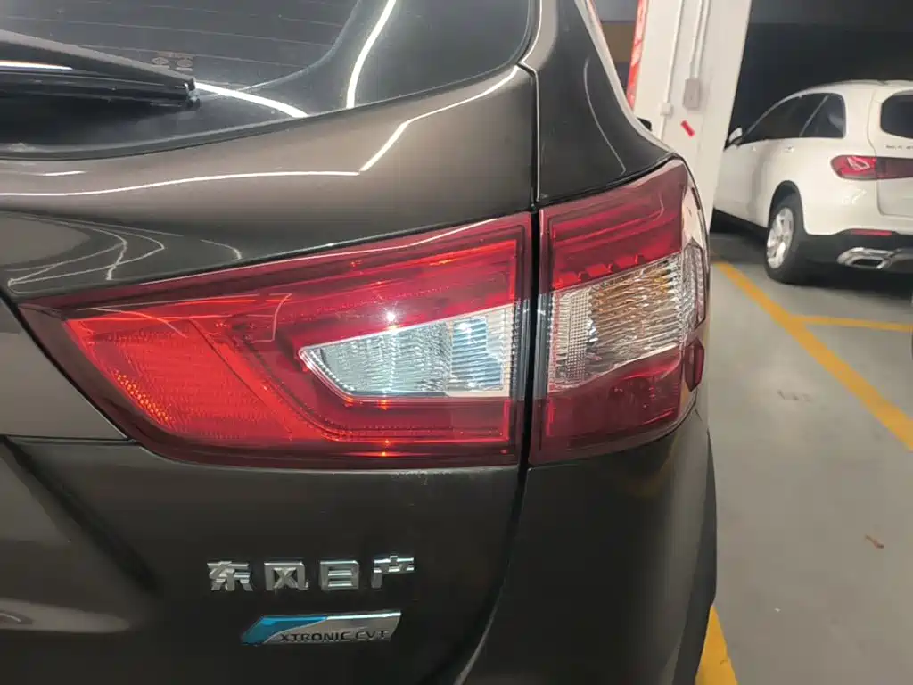 Nissan Qashqai — миниатюра 8