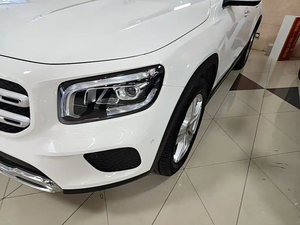 Mercedes-Benz GLB — миниатюра 24