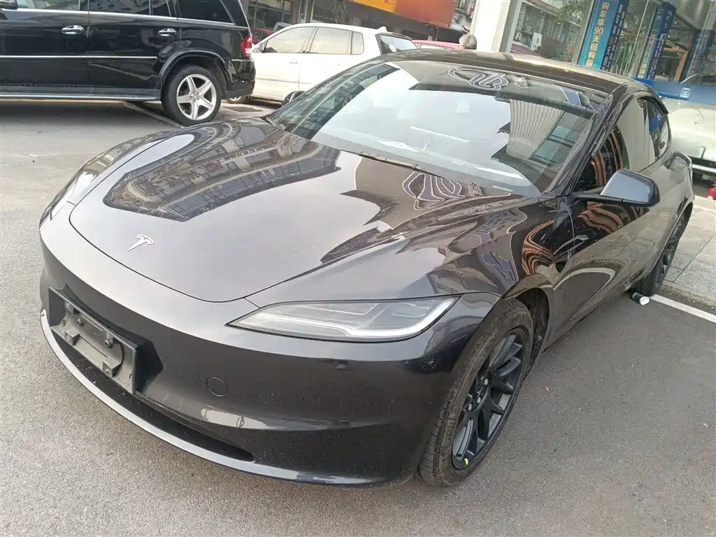 Tesla Model 3 2025