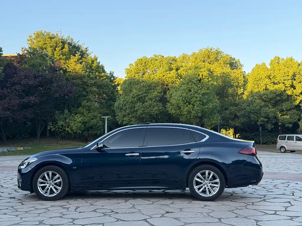 Infiniti Q70 — миниатюра 10