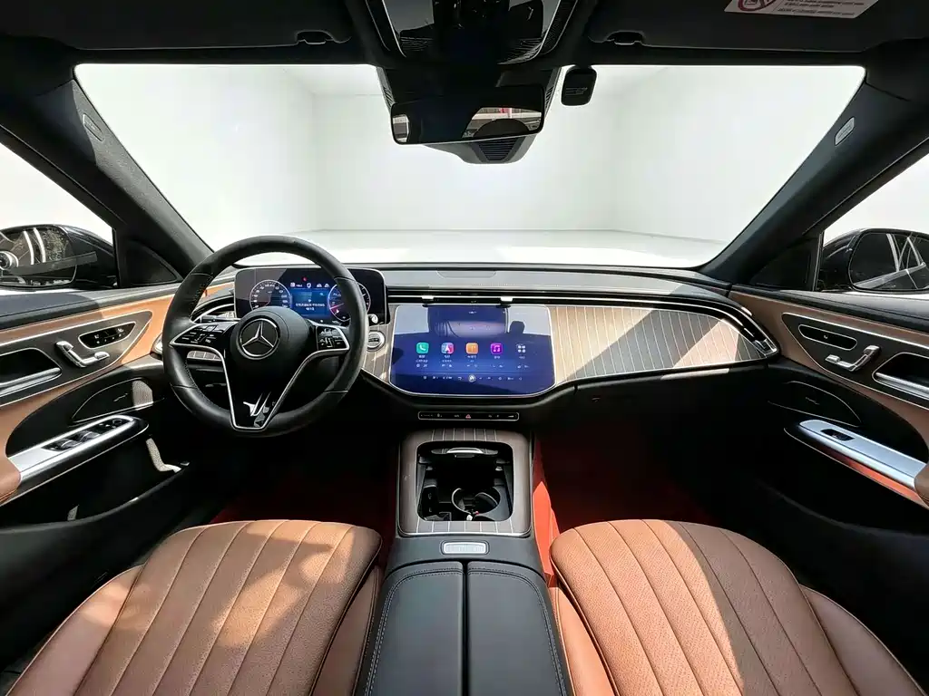 Mercedes-Benz E-Class — миниатюра 6