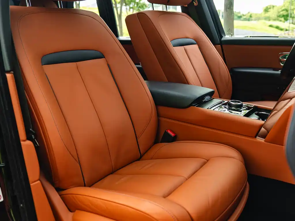 Rolls-Royce Cullinan 2018 мест