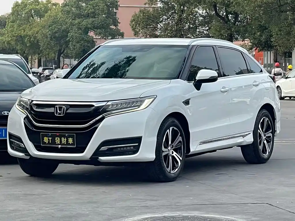 HONDA UR V