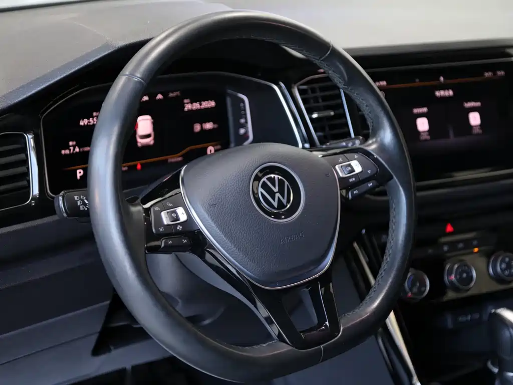 Volkswagen T-Roc 2021 280TSI DSG Smart Connect