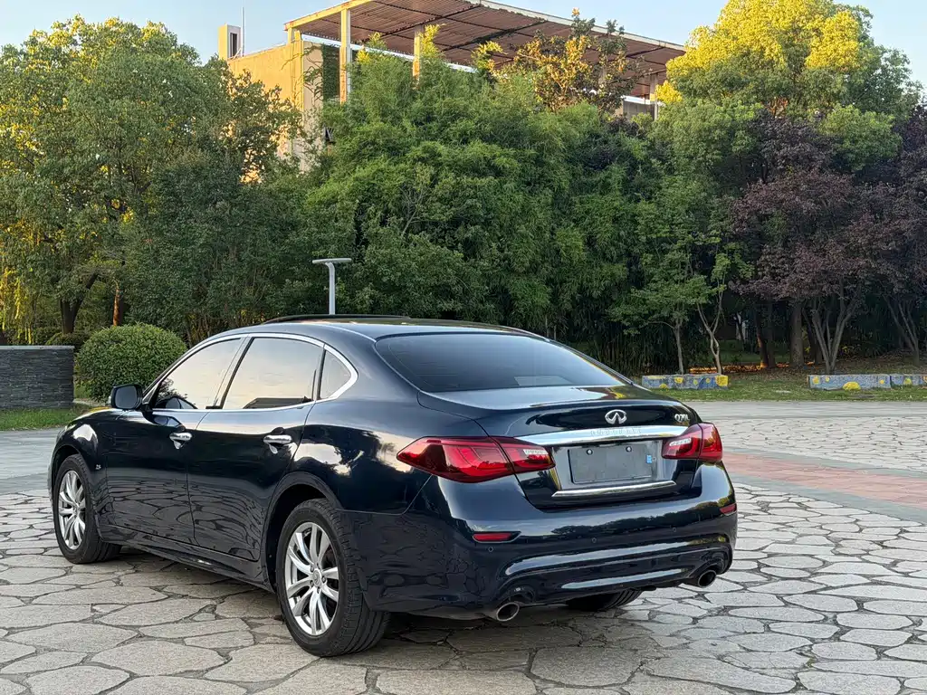 Infiniti Q70 — миниатюра 9