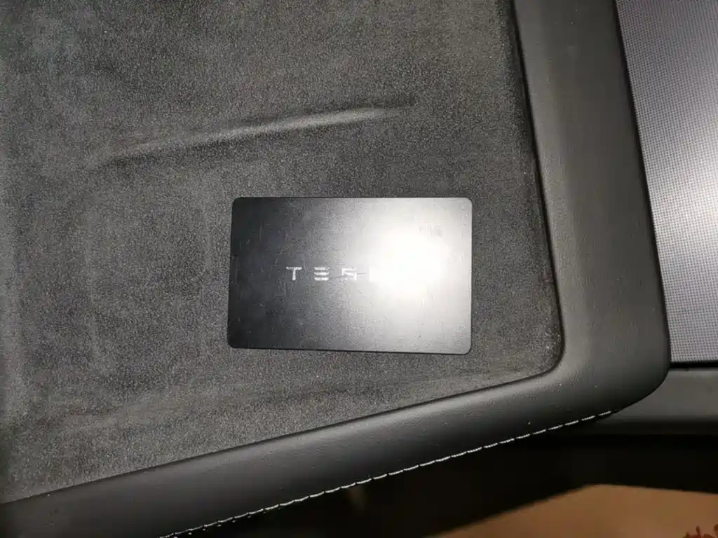 Tesla Model 3 — миниатюра 9