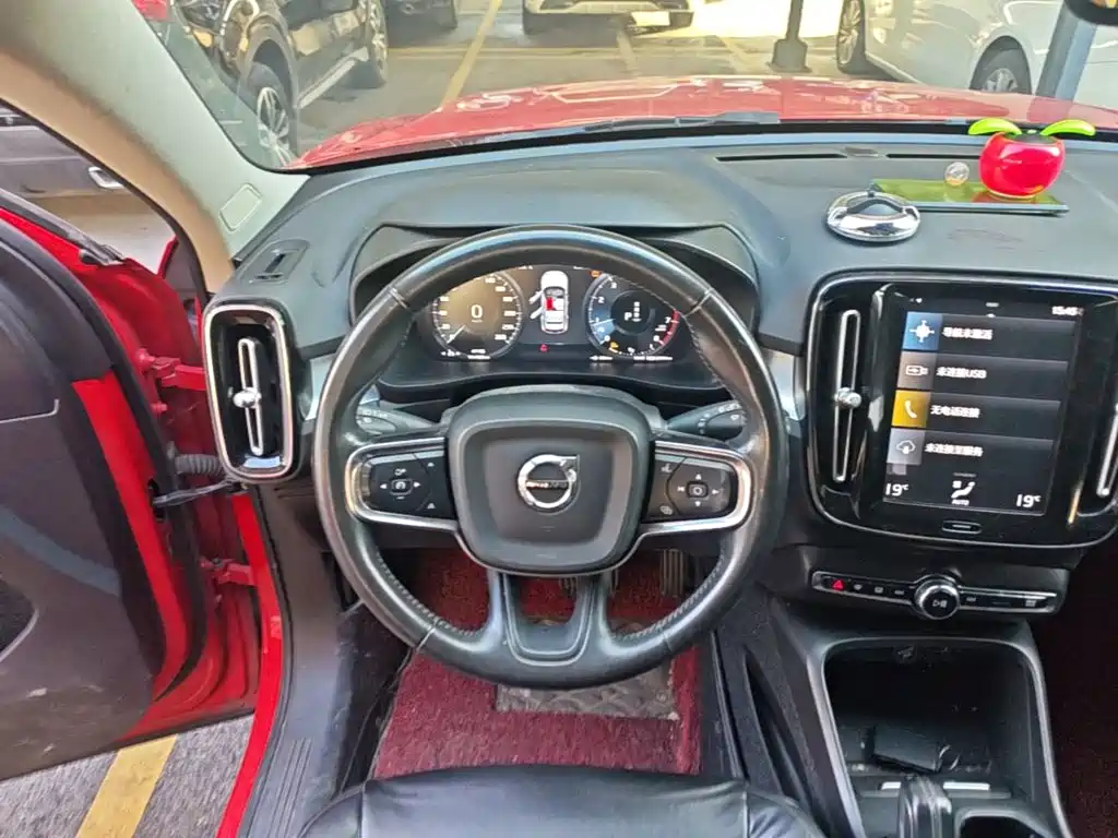Volvo XC40 — миниатюра 11