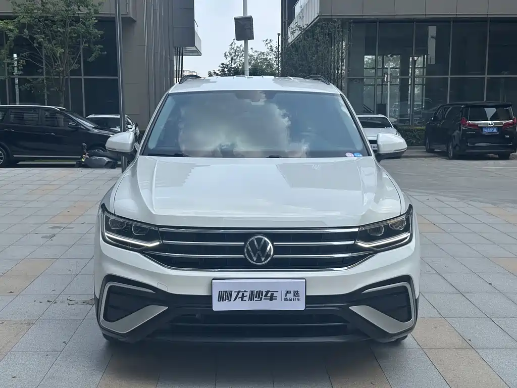 Volkswagen Tiguan L L 2022 330TSI AT