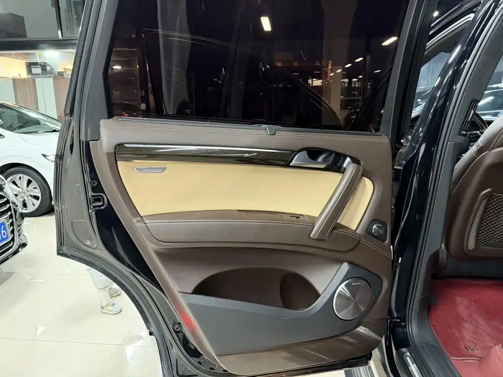 Audi Q7 — миниатюра 11