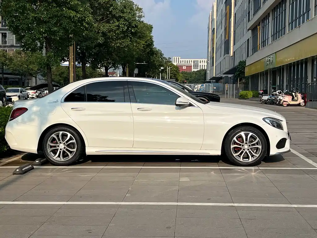 Mercedes-Benz C-Class — миниатюра 4