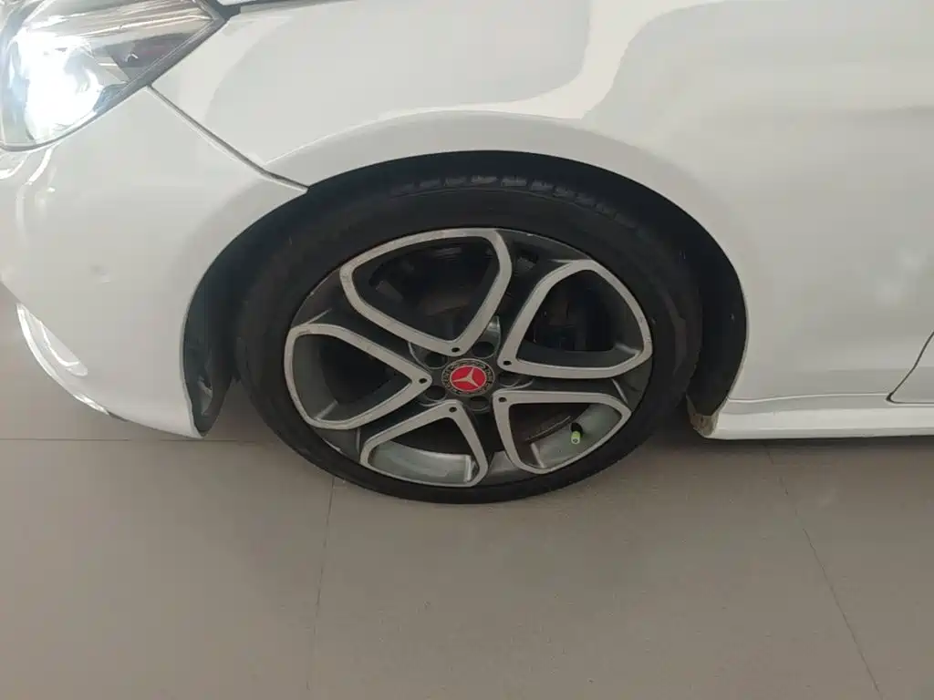 Mercedes-Benz E-Class (Import) — миниатюра 23