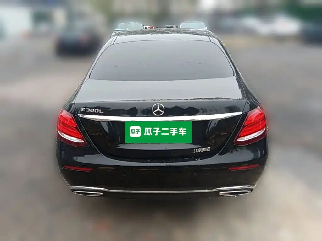 Mercedes-Benz E-Class — миниатюра 8