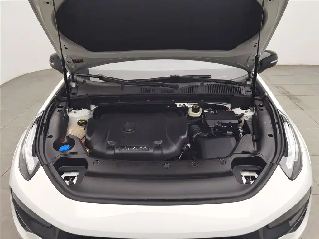 Lynk & Co 02 Hatchback 2022 2.0TD Pro