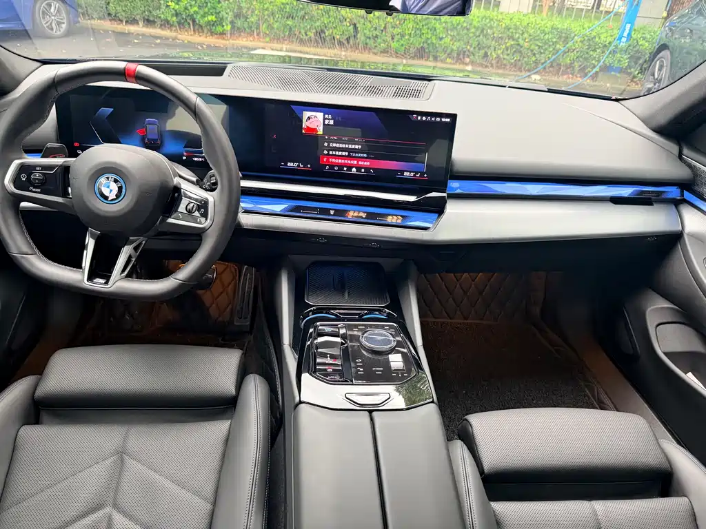 BMW 宝马i5(进口) — миниатюра 16