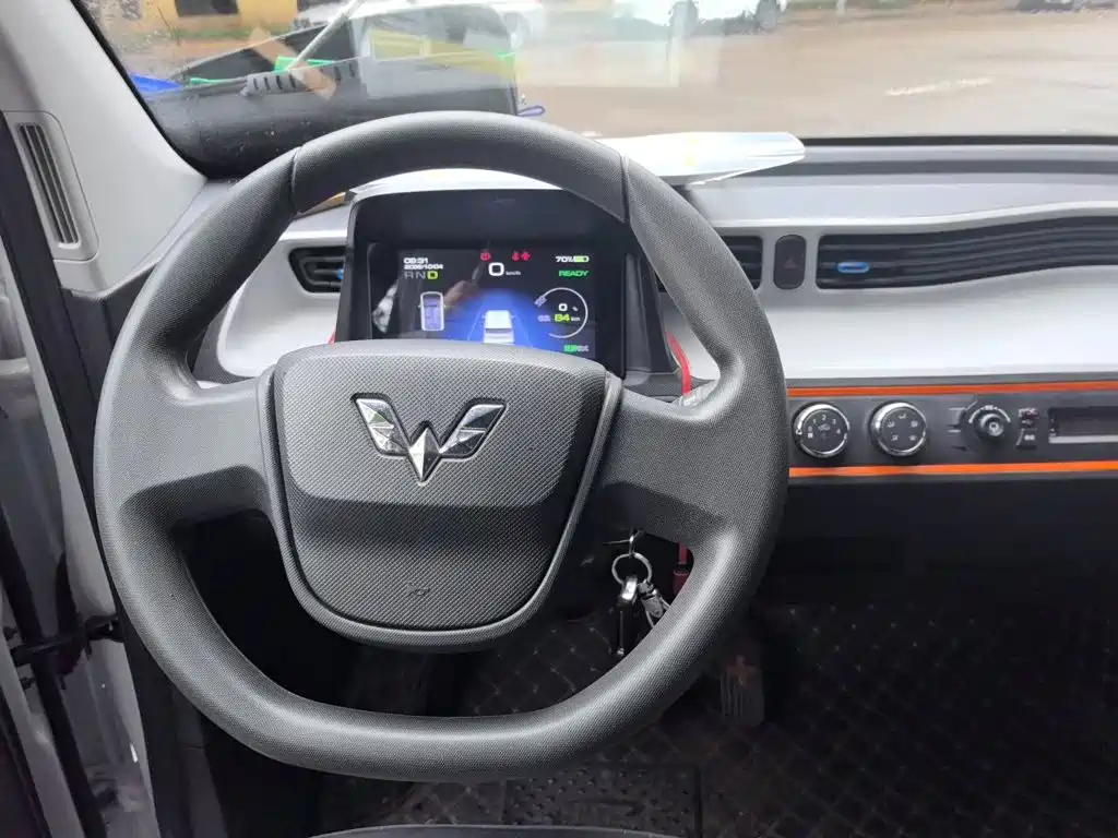 Wuling MINIEV — миниатюра 11