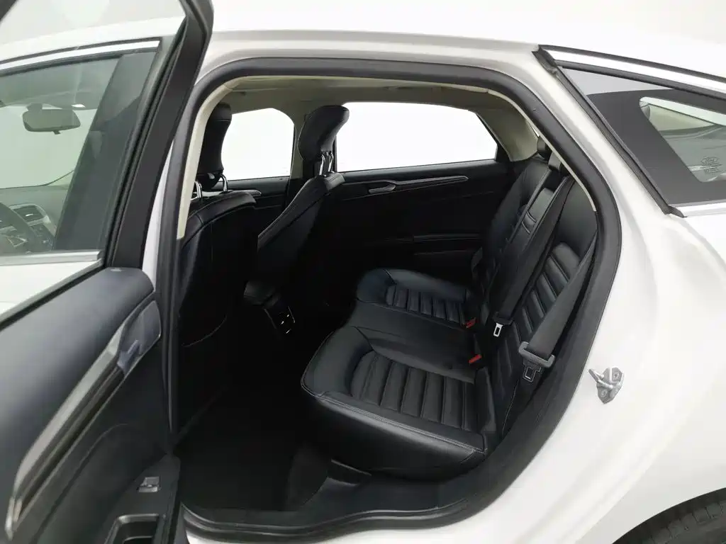 Ford Mondeo — миниатюра 15