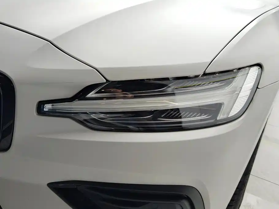 Volvo S60 — миниатюра 5