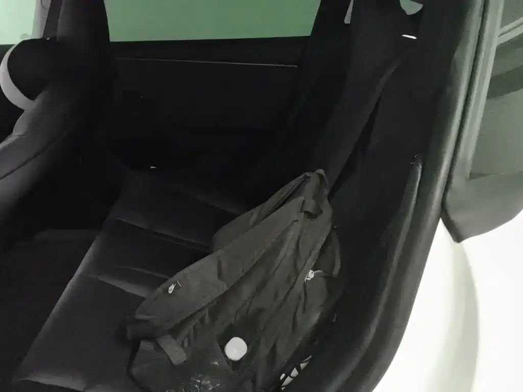Tesla Model 3 — миниатюра 13