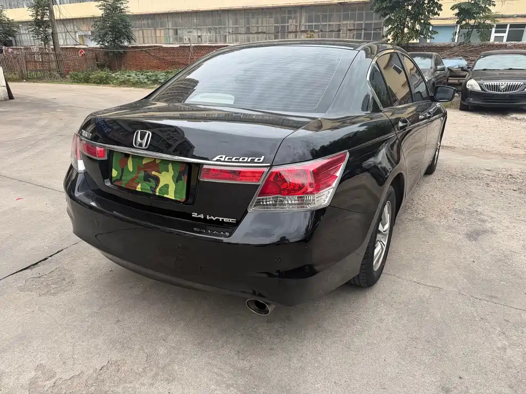 Honda Accord — миниатюра 7
