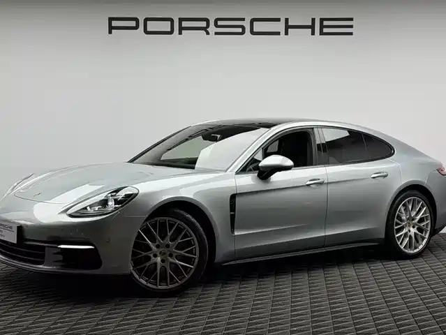 PORSCHE PANAMERA 2019