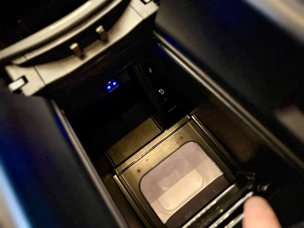 MERCEDES-BENZ V CLASS