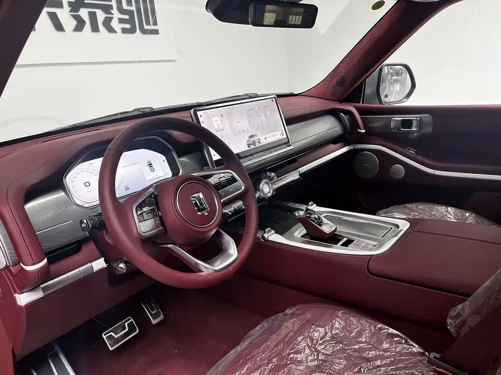 TANK TANK 700 NEW ENERGY