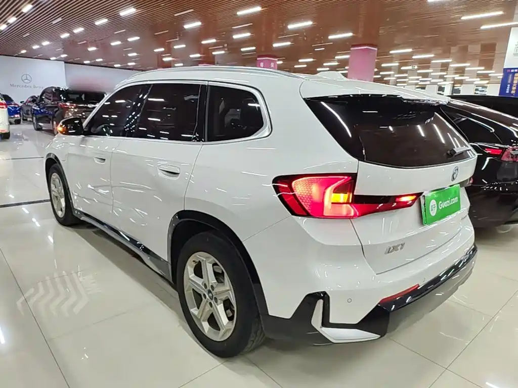 BMW iX1 — миниатюра 5