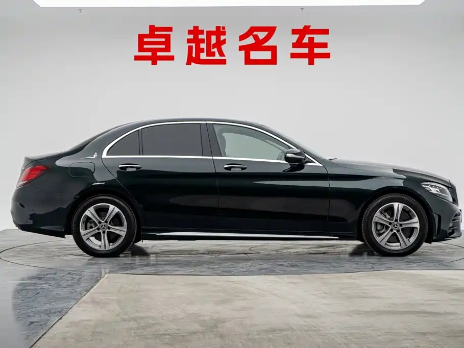 Mercedes-Benz C-Class — миниатюра 3