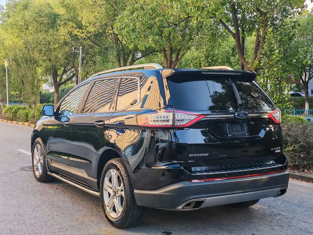 Ford Edge — миниатюра 6