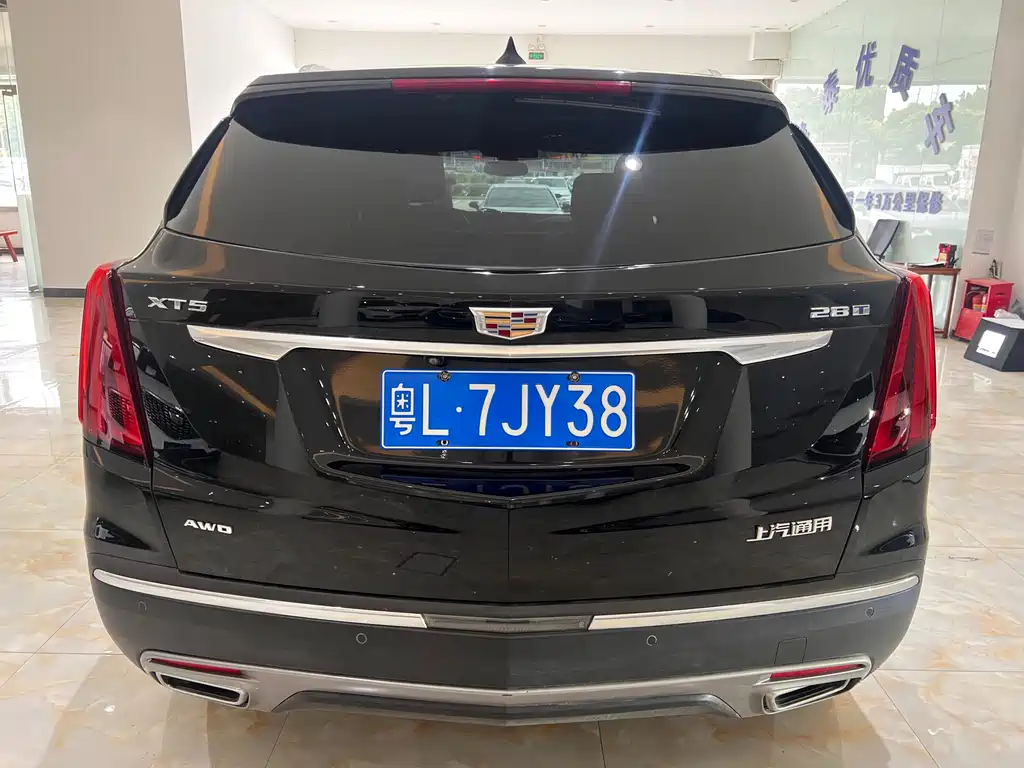 CADILLAC XT5