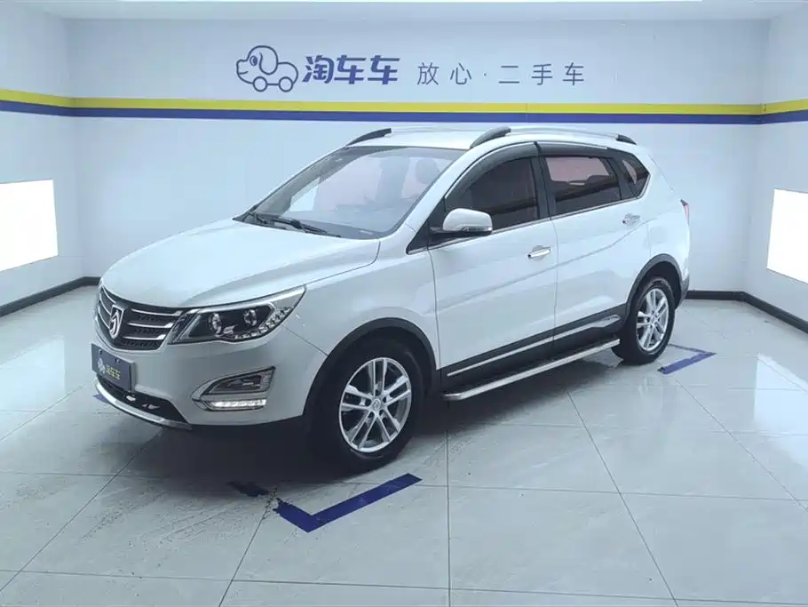 Купить Baojun 560