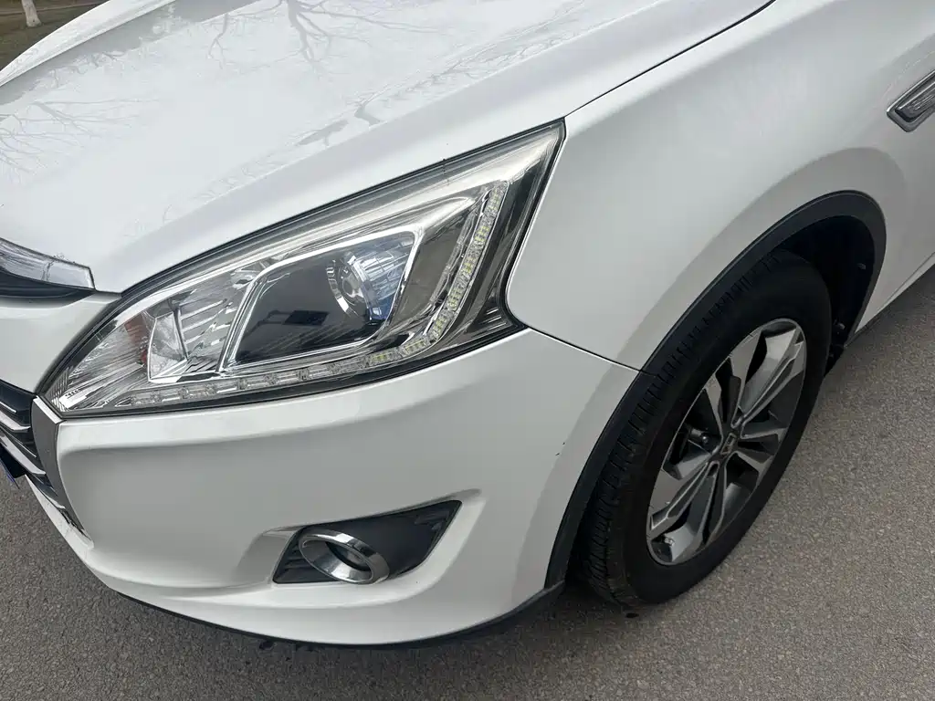 LUXGEN EXCELLENT 6 SUV