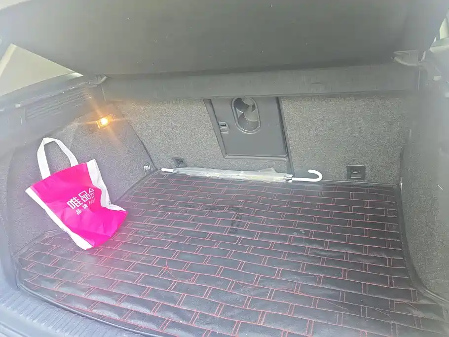 Volkswagen Tiguan — миниатюра 4