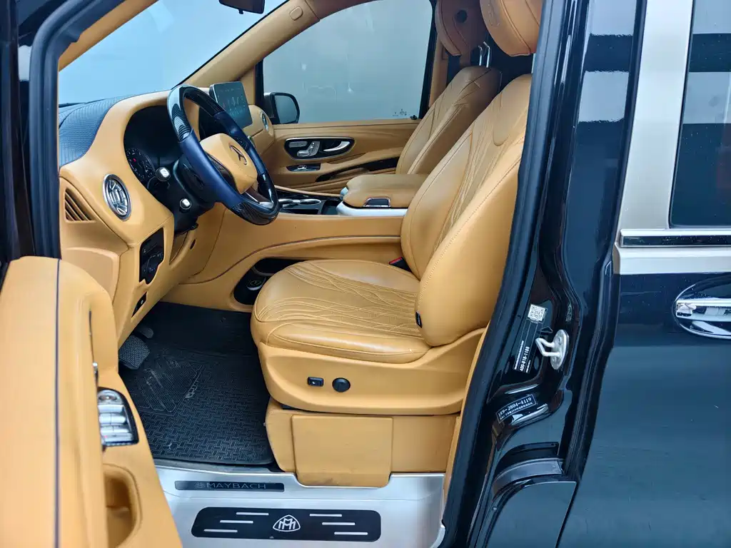 Mercedes-Benz Vito 2023 2.0T 7 мест