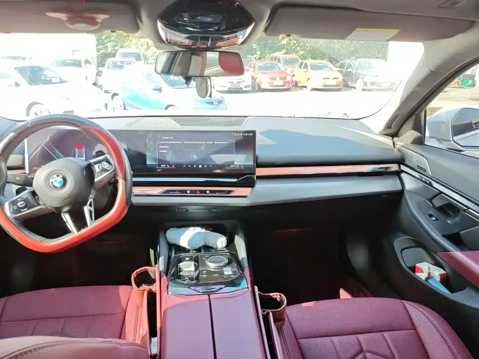 BMW 5 Series — миниатюра 6