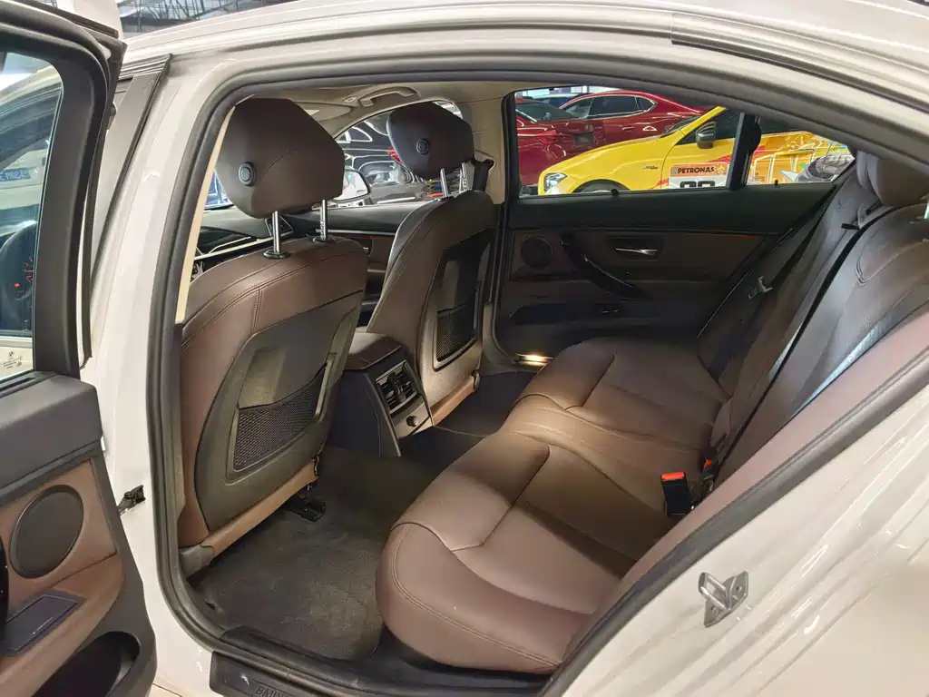 BMW 3 Series — миниатюра 8