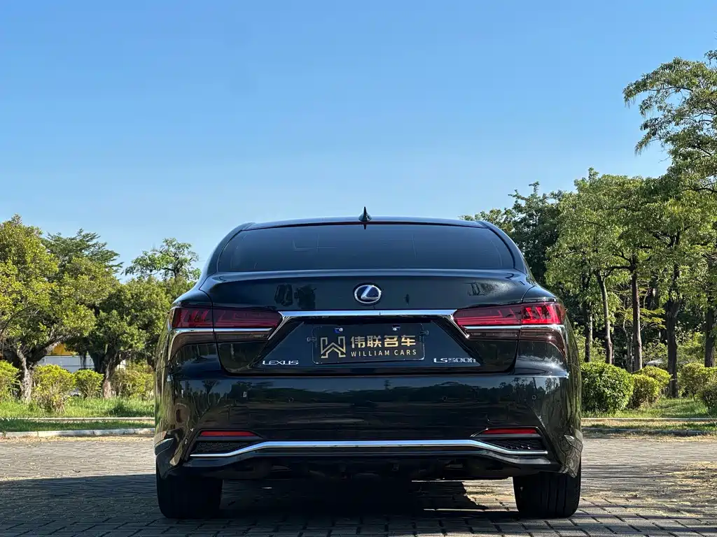 Lexus LS — миниатюра 5