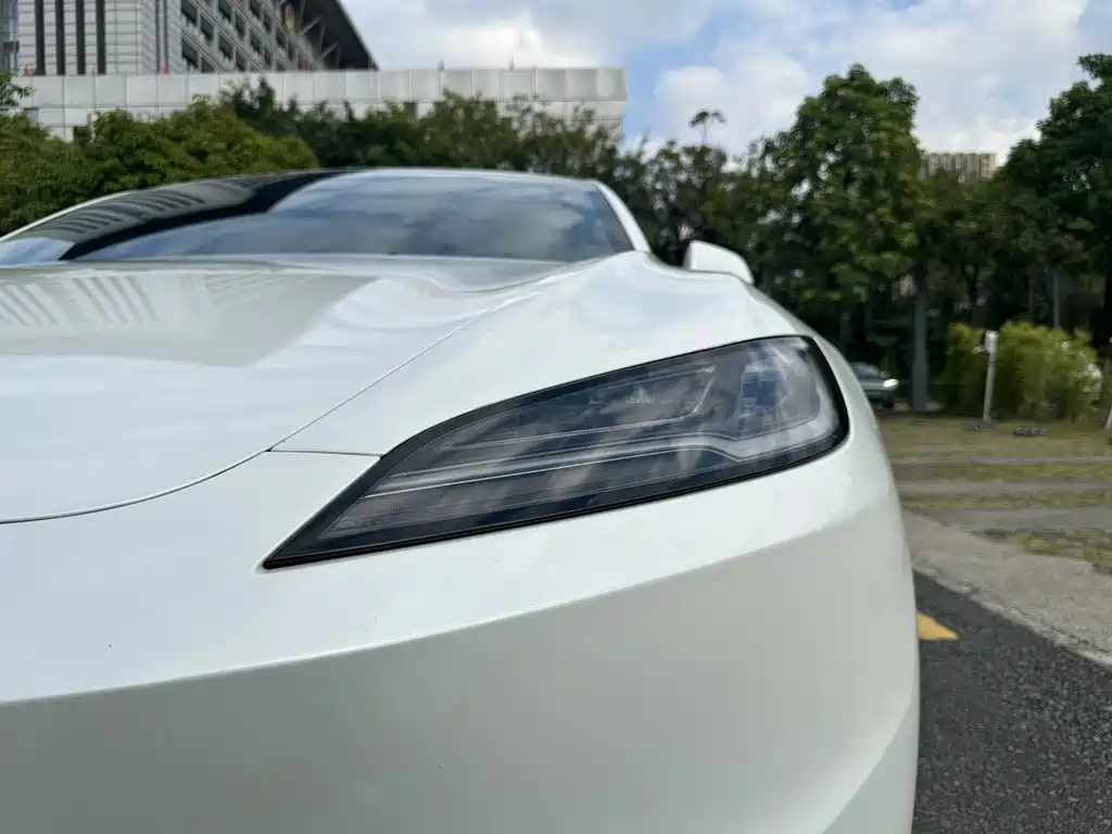 Tesla Model 3 — миниатюра 12
