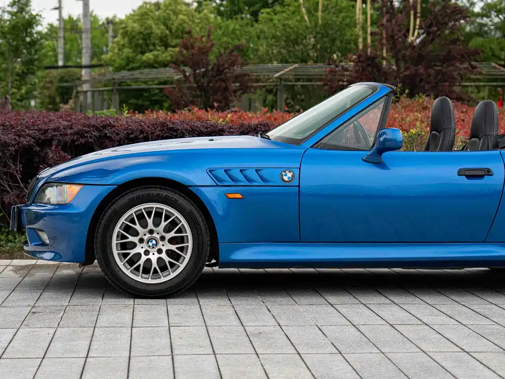 BMW Z3 2005 2.3L MT