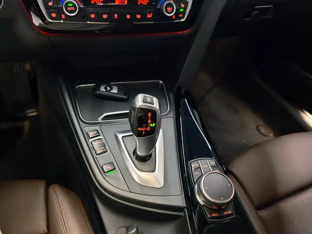 BMW 3 Series — миниатюра 13