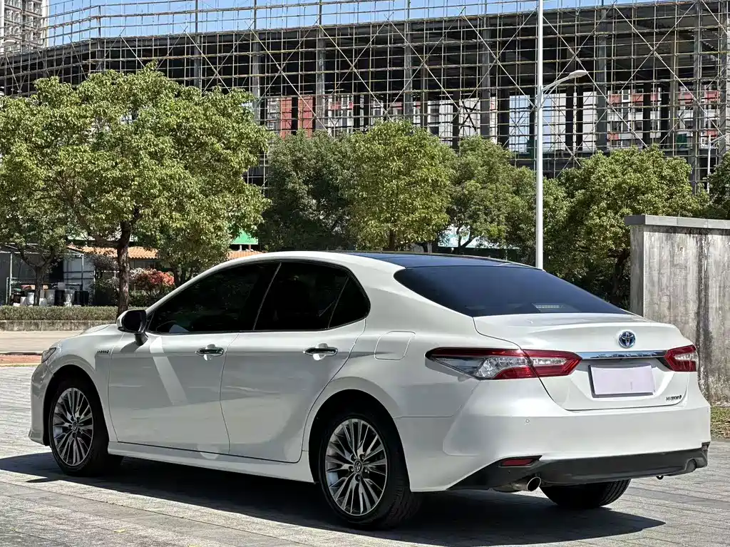 Toyota Camry — миниатюра 7