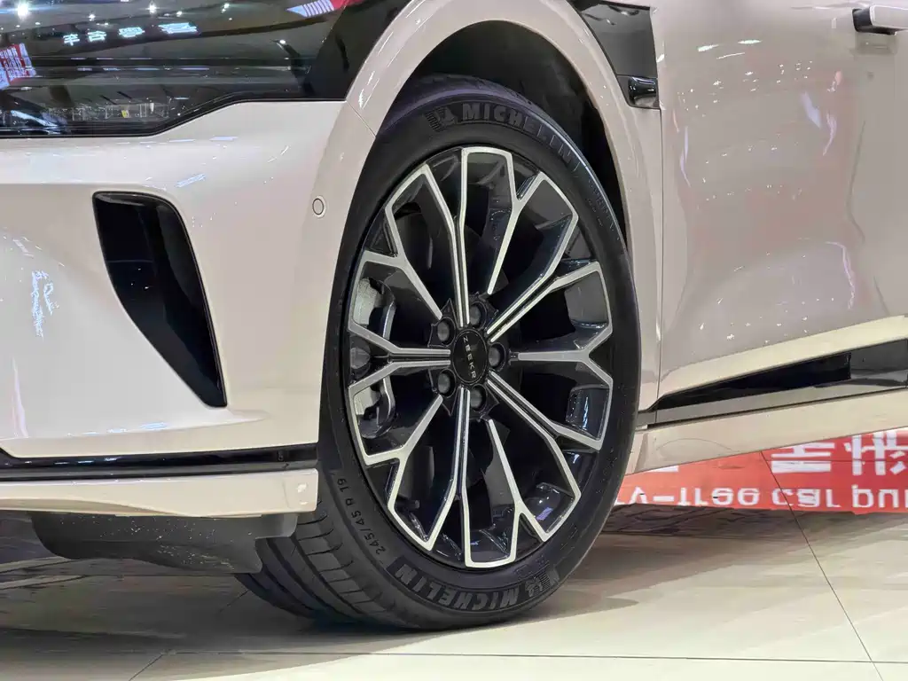 Zeekr 007GT — миниатюра 16