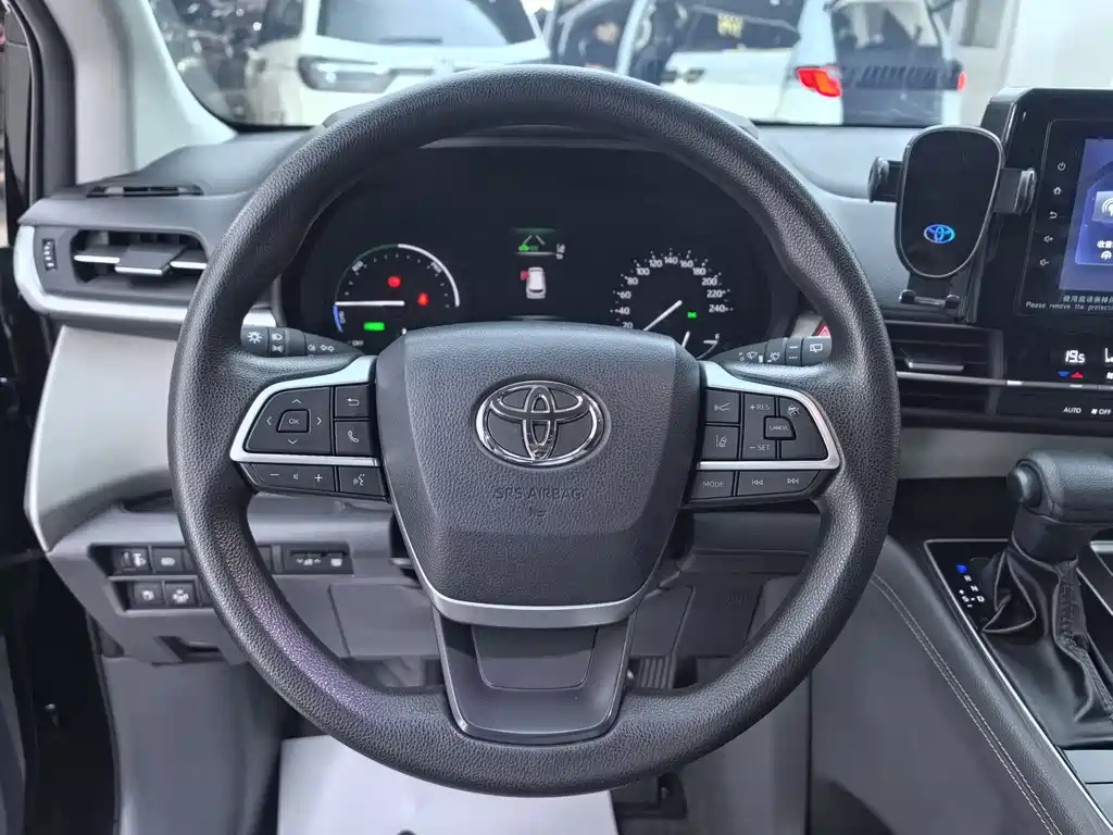 Toyota Granvia 2024 2.5L Comfort