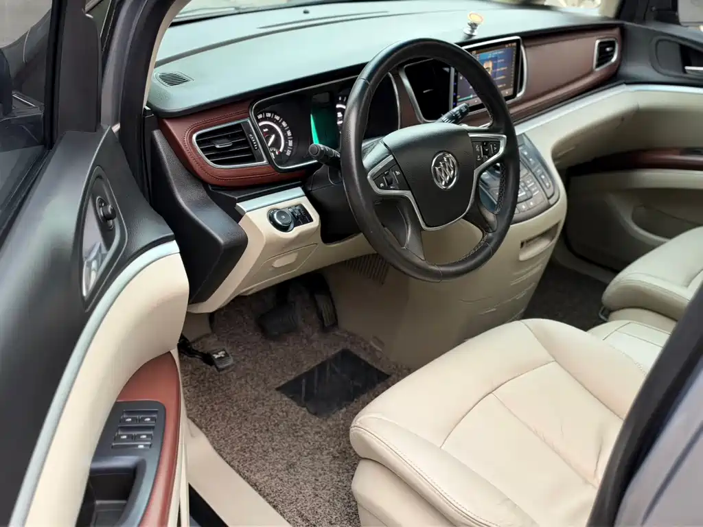 Buick GL8 — миниатюра 3
