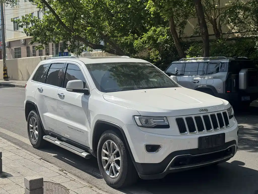 Jeep Grand Cherokee (Import) 3.0L Comfort Enjoy Navigation Edition, фото 3