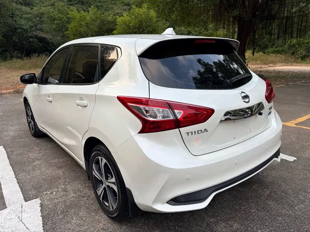 Nissan Tiida — миниатюра 7